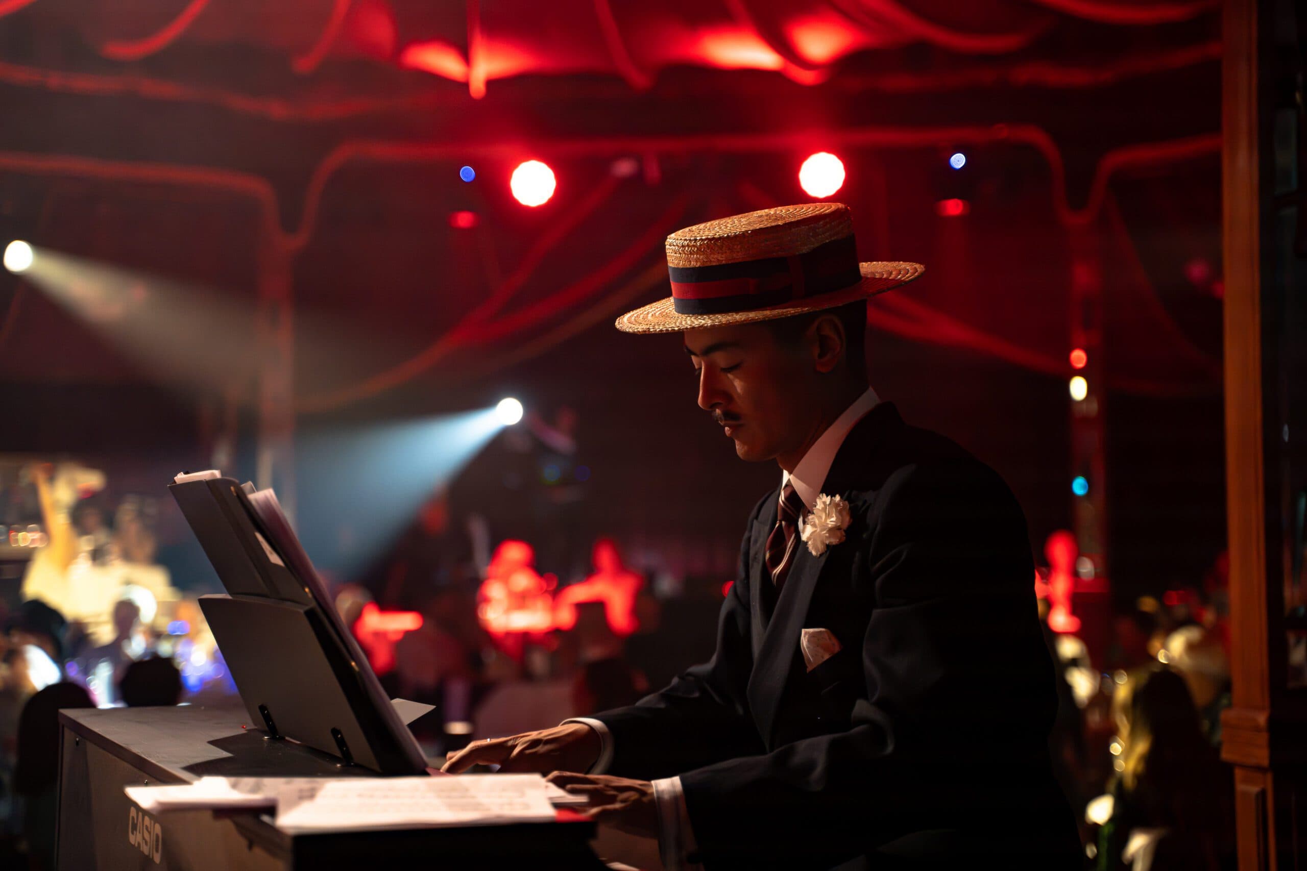 Burlesque – The art of stylish seduction 23